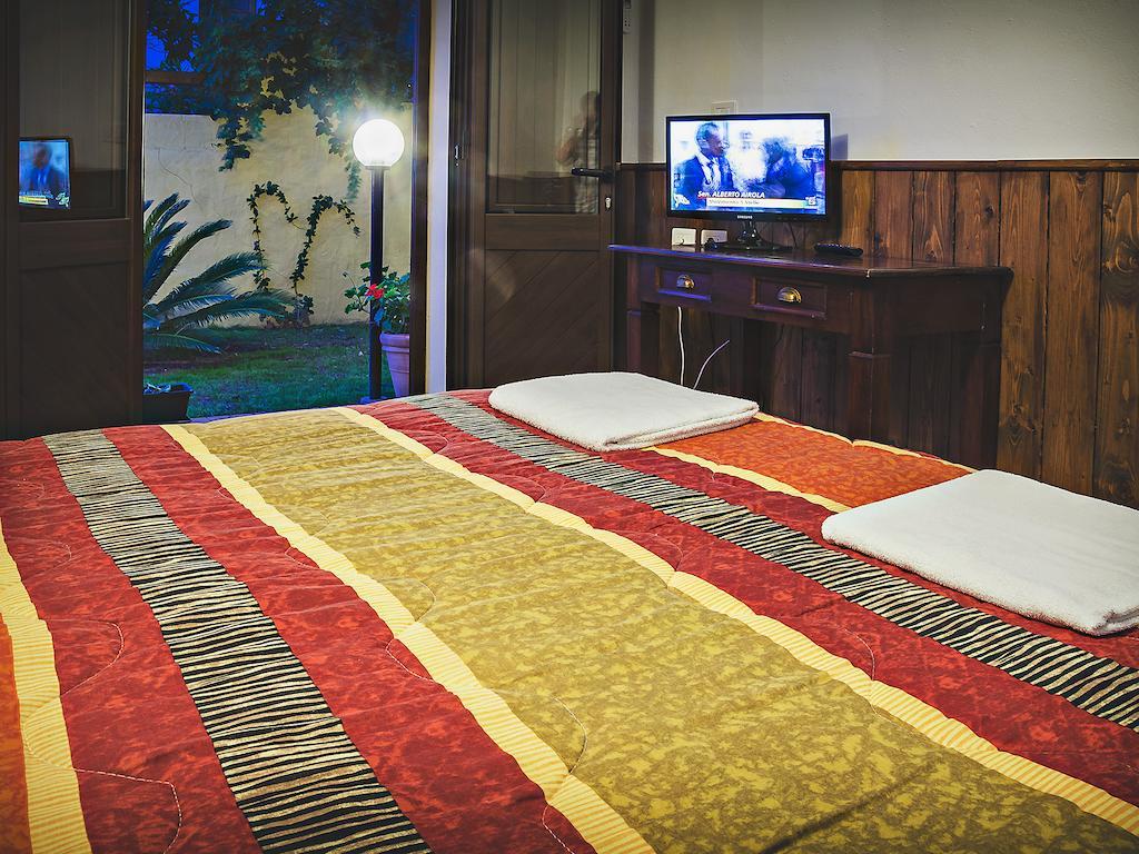 Bed&Breakfast Ichnos Cala Gonone Zimmer foto