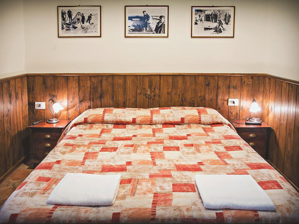 Bed&Breakfast Ichnos Cala Gonone Zimmer foto
