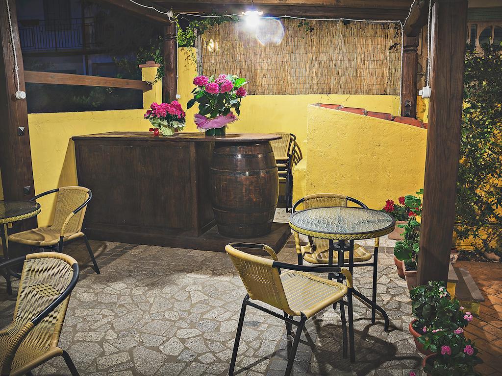 Bed&Breakfast Ichnos Cala Gonone Exterior foto